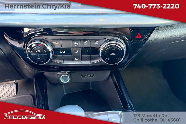 Used 2025 Chevrolet Trax LT FWD image 20
