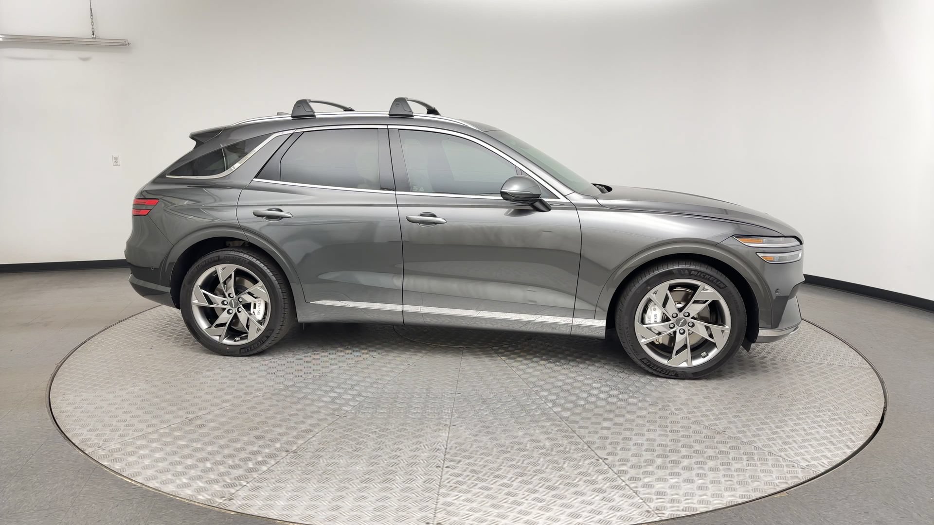 Certified 2025 Genesis Electrified GV70 w/ Prestige Package AWD/4WD image 9
