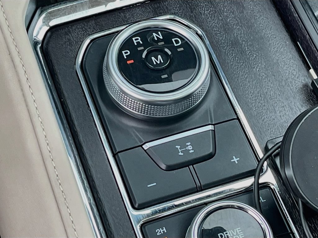 Used 2022 Ford Expedition Max Platinum AWD/4WD image 27