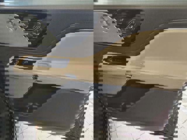 Used 2020 Lincoln Aviator Reserve w/ Equipment Group 202A image 6