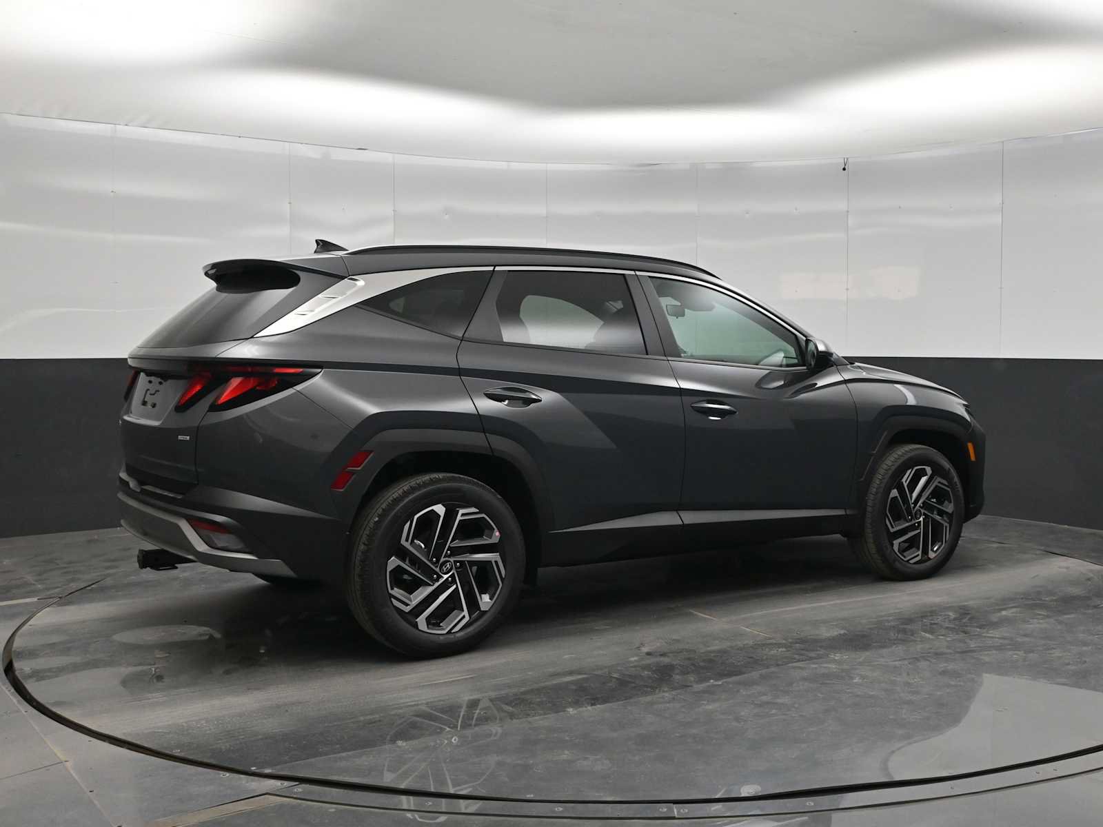 New 2026 Hyundai Tucson SEL Plus w/ Tow & Go Package AWD/4WD image 4