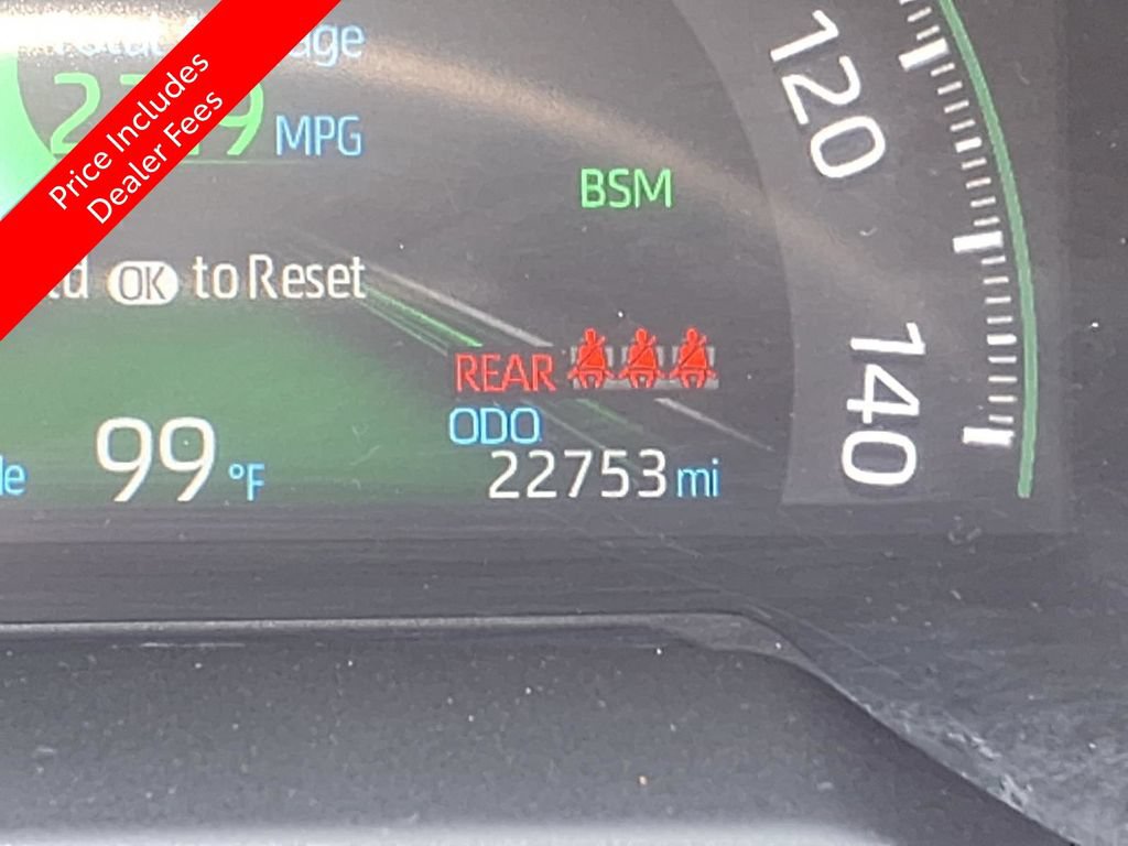 Used 2025 Toyota RAV4 XLE FWD image 31