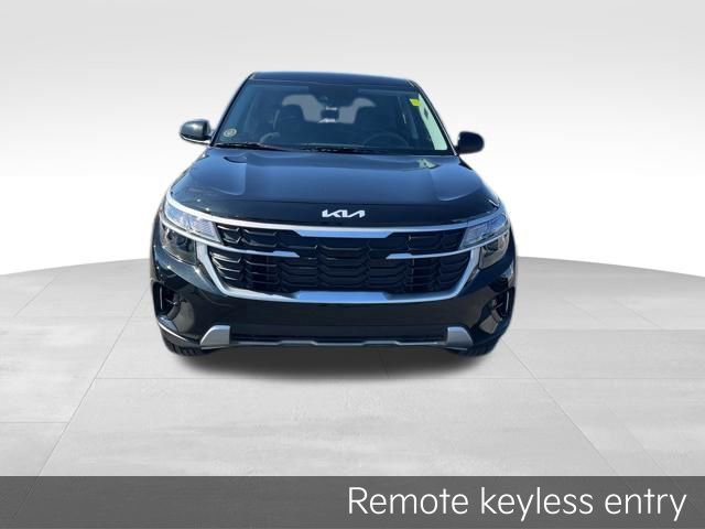 Certified 2024 Kia Seltos LX image 3
