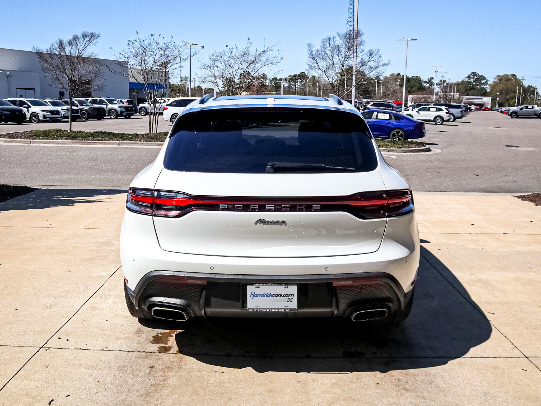 Used 2024 Porsche Macan AWD/4WD image 9