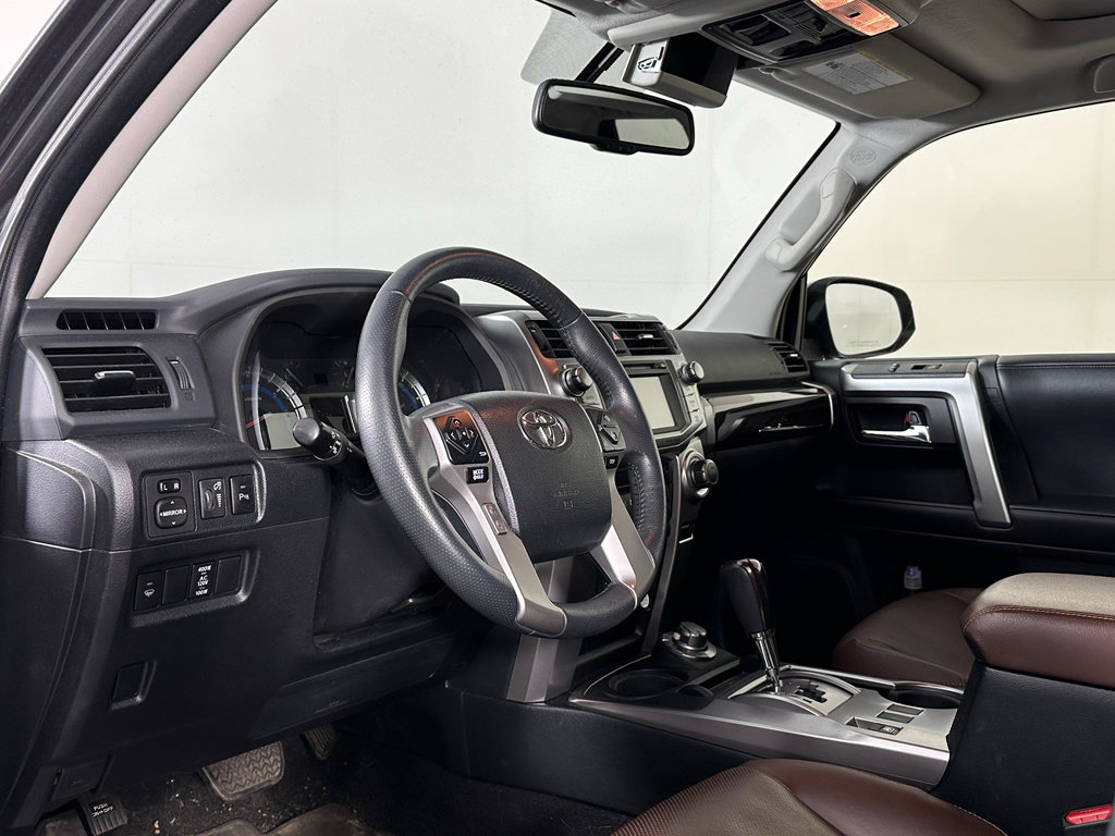 Used 2019 Toyota 4Runner Limited AWD/4WD image 3