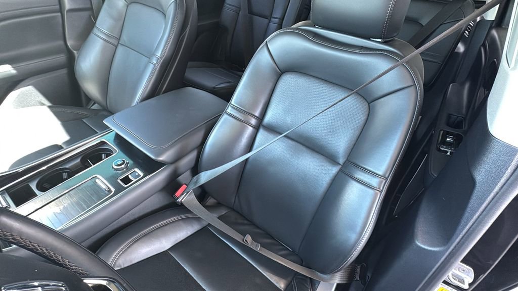Used 2025 Lincoln Aviator 2WD image 22