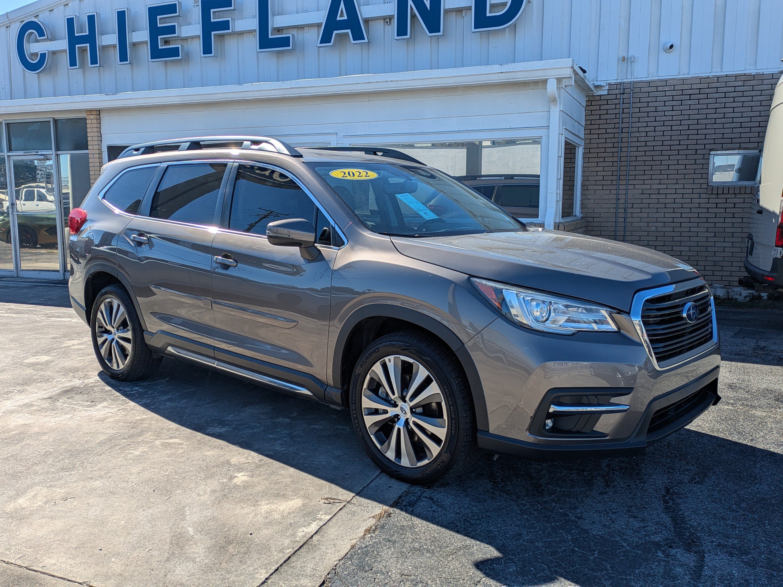 Used 2022 Subaru Ascent Limited AWD/4WD image 2