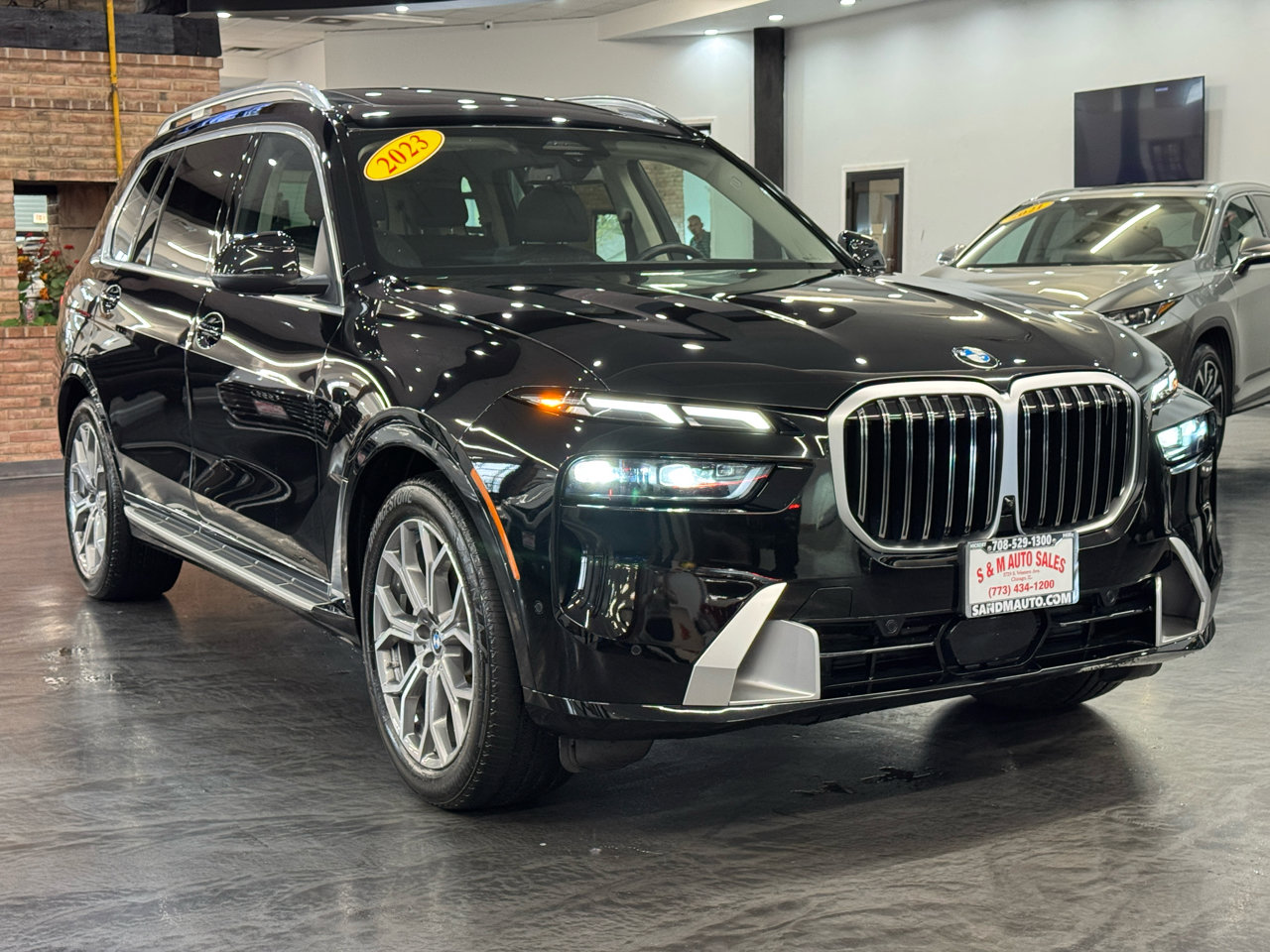 Used 2023 BMW X7 xDrive40i w/ Premium Package image 11