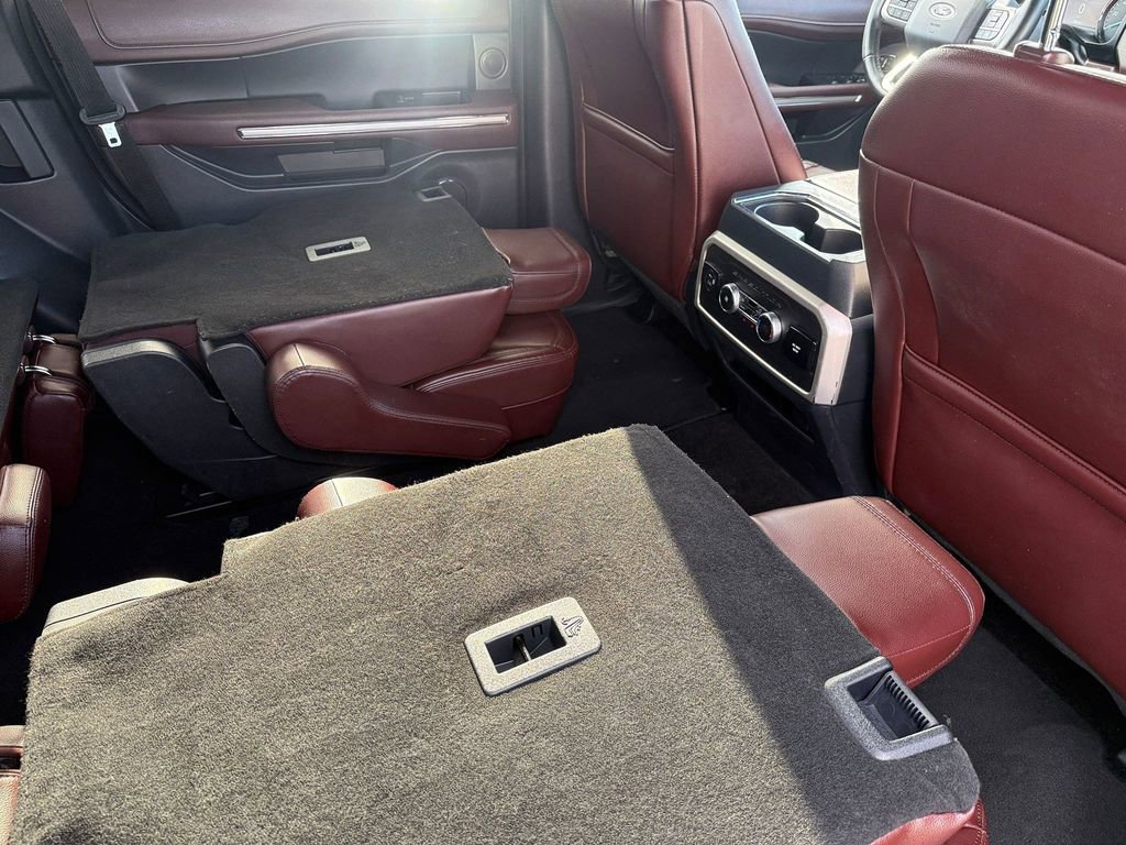 Used 2022 Ford Expedition Limited image 21
