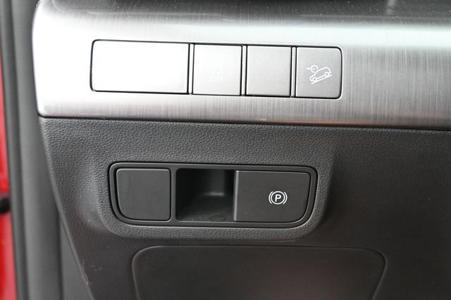Used 2025 Hyundai Kona SEL AWD/4WD image 14