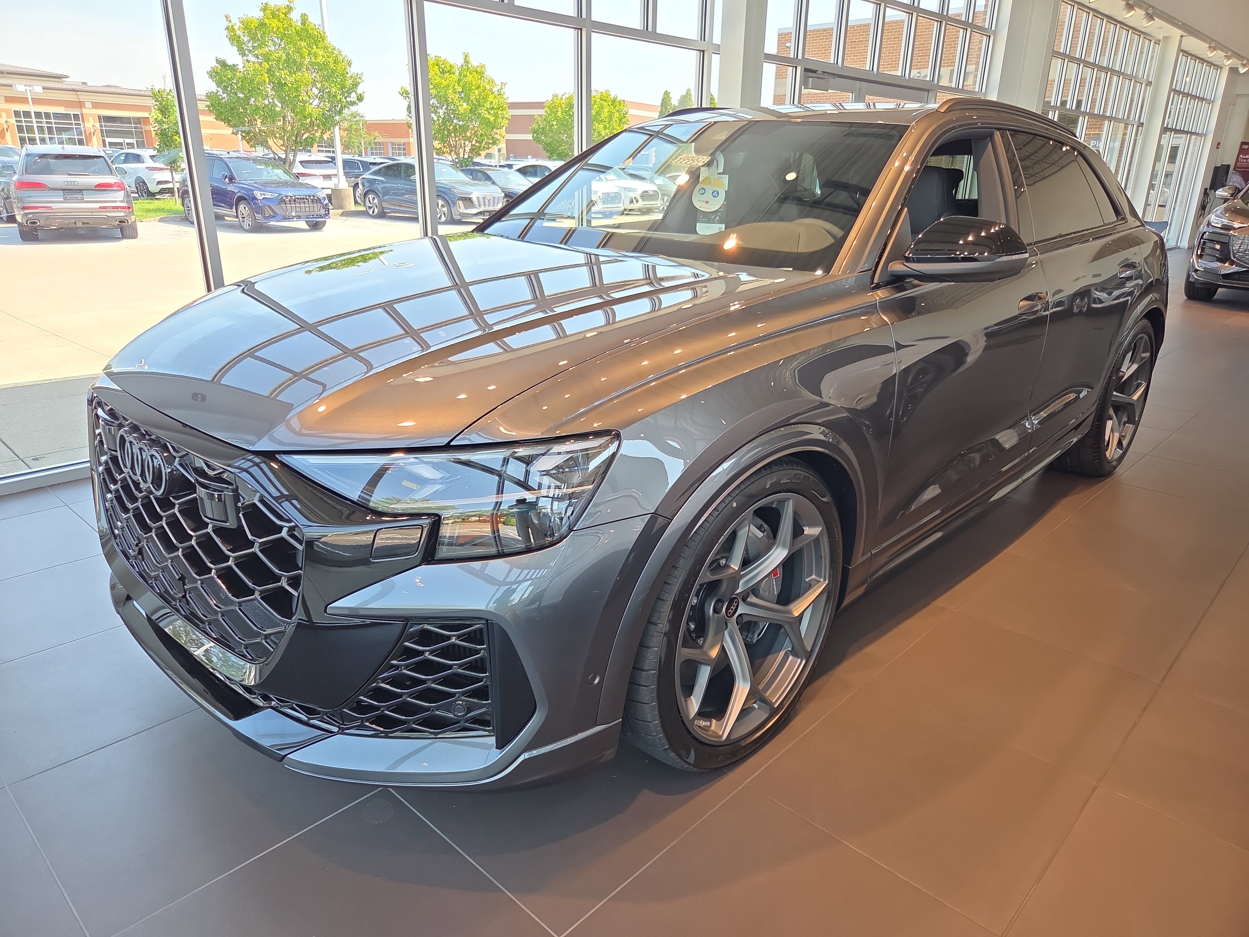New 2025 Audi RS Q8 performance image 2