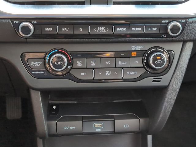 Used 2022 Kia Niro EX Premium FWD image 19