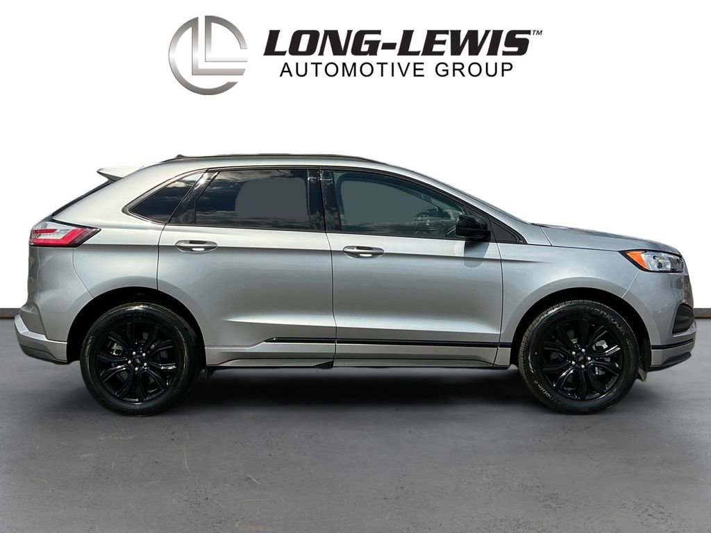 Used 2024 Ford Edge SE w/ Black Appearance Package AWD/4WD image 8