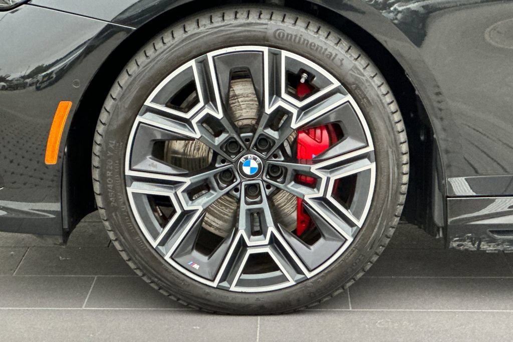 Used 2024 BMW i5 eDrive40i w/ Executive Package RWD image 32