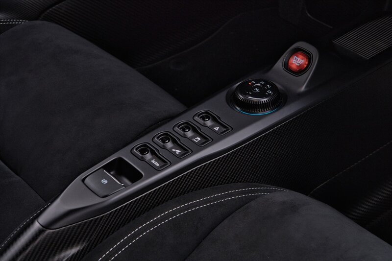 Used 2020 Ford GT Carbon Series RWD image 30
