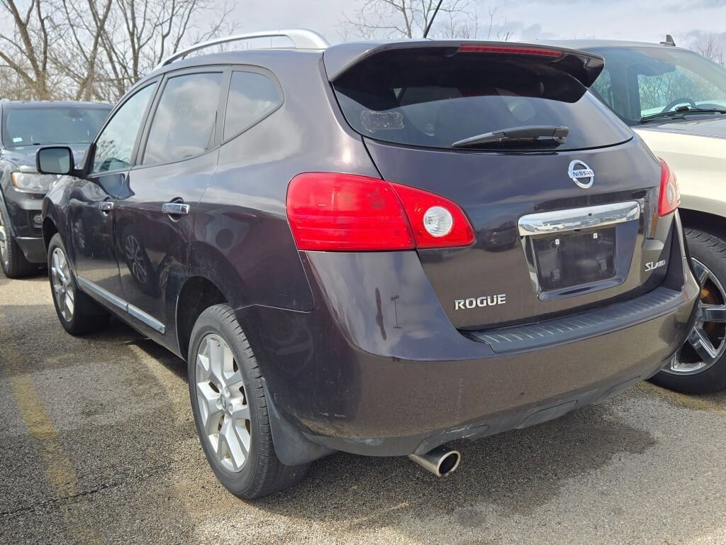 Used 2012 Nissan Rogue SL image 2