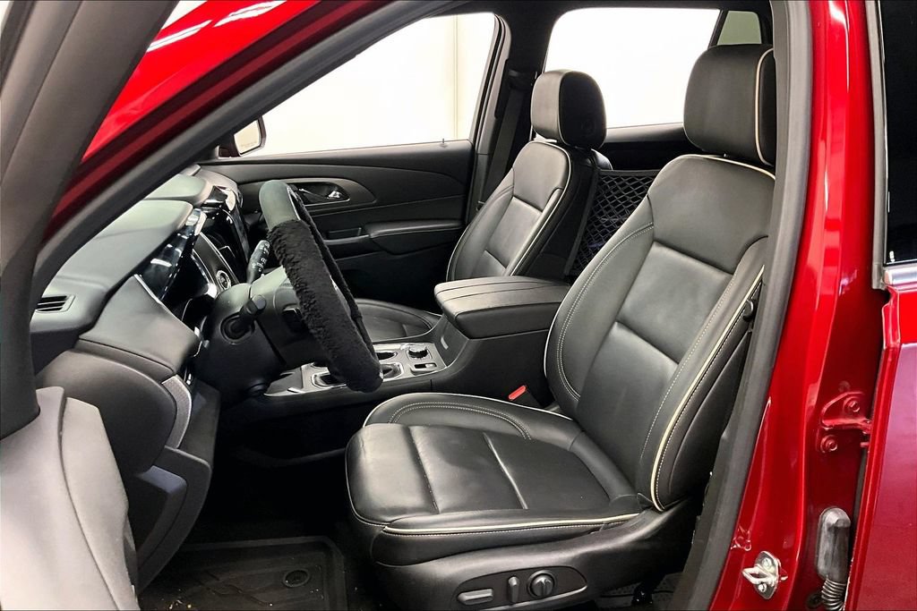 Used 2023 Chevrolet Traverse Premier AWD/4WD image 21