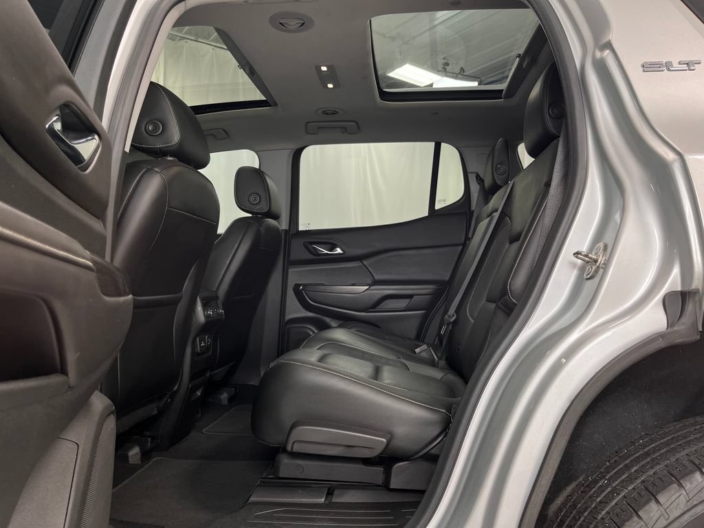 Used 2019 GMC Acadia SLT w/ LPO, Black Accent Package AWD/4WD image 25
