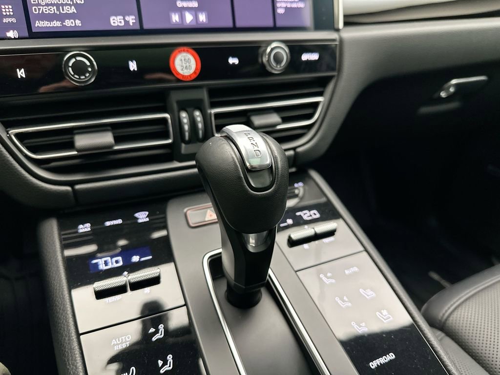 Used 2023 Porsche Macan S image 24