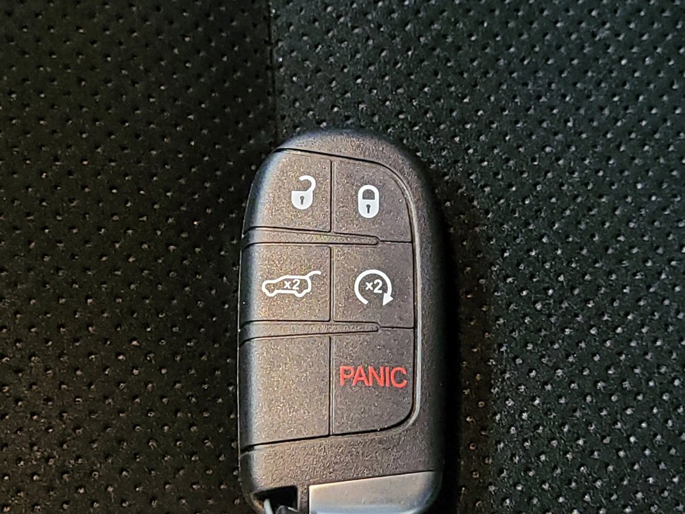 Used 2015 Jeep Grand Cherokee Altitude image 32