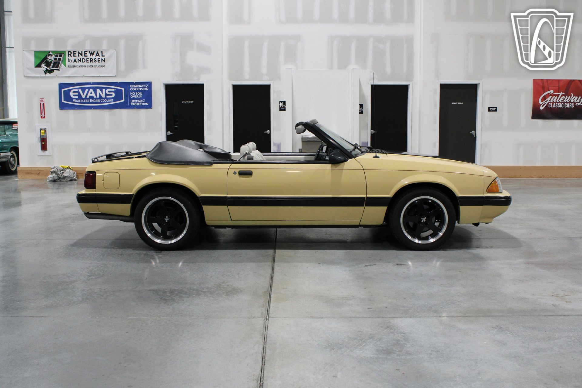 Used 1987 Ford Mustang LX image 21