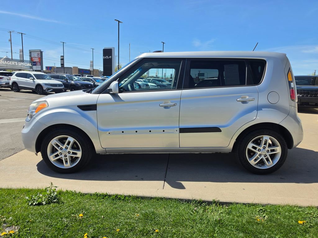 Used 2011 Kia Soul + w/ Audio Pkg FWD image 8