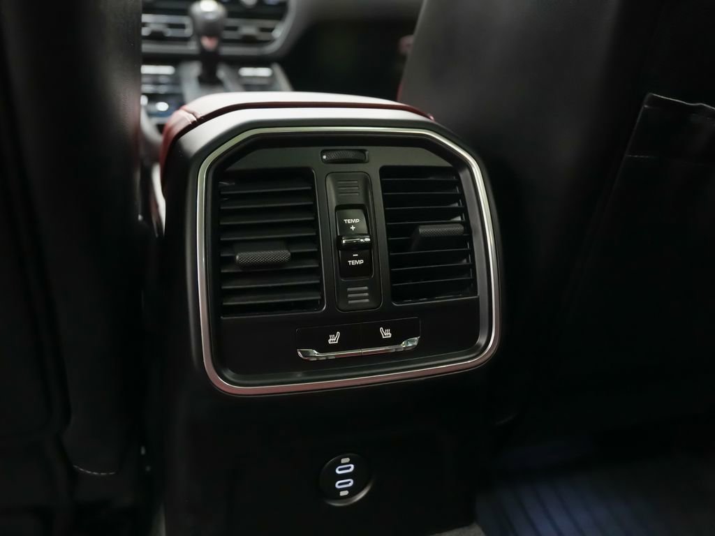 Used 2024 Porsche Macan GTS AWD/4WD image 20
