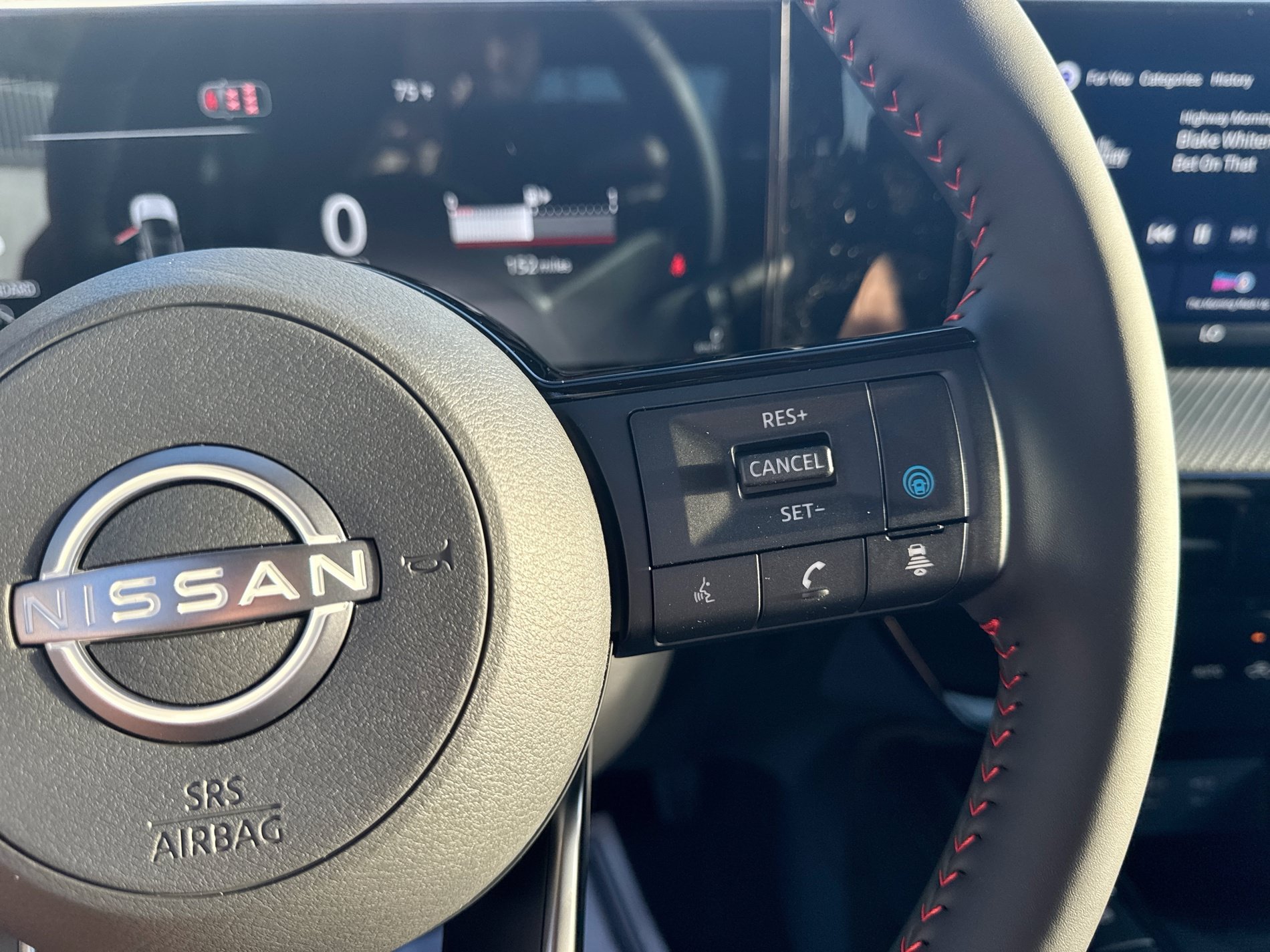 New 2027 Nissan Kicks SR FWD image 24