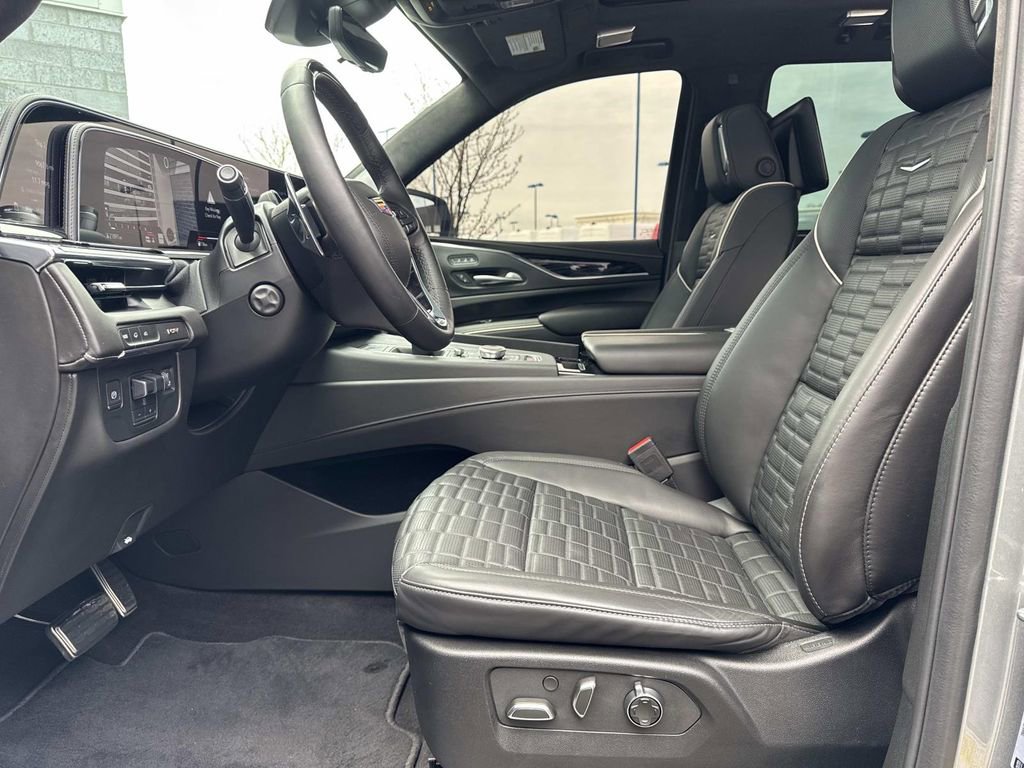 Used 2023 Cadillac Escalade V AWD/4WD image 23