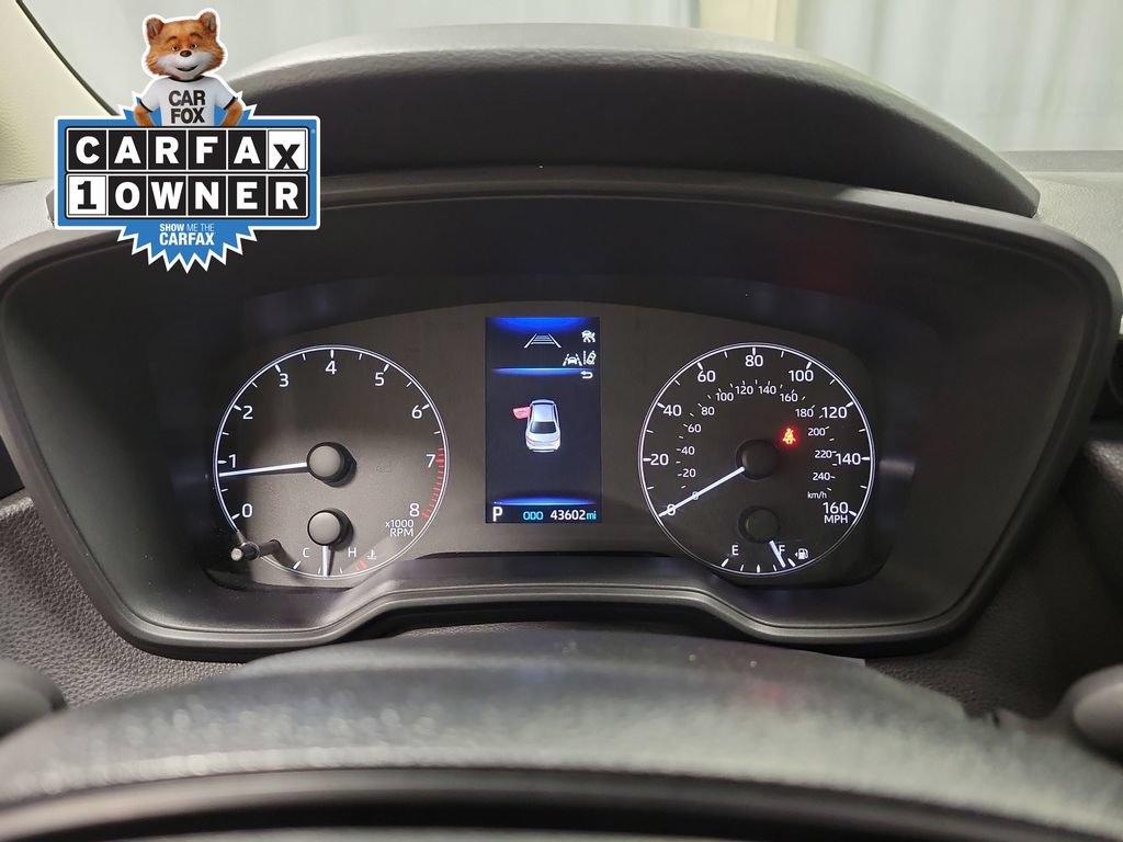 Used 2025 Toyota Corolla LE FWD image 24