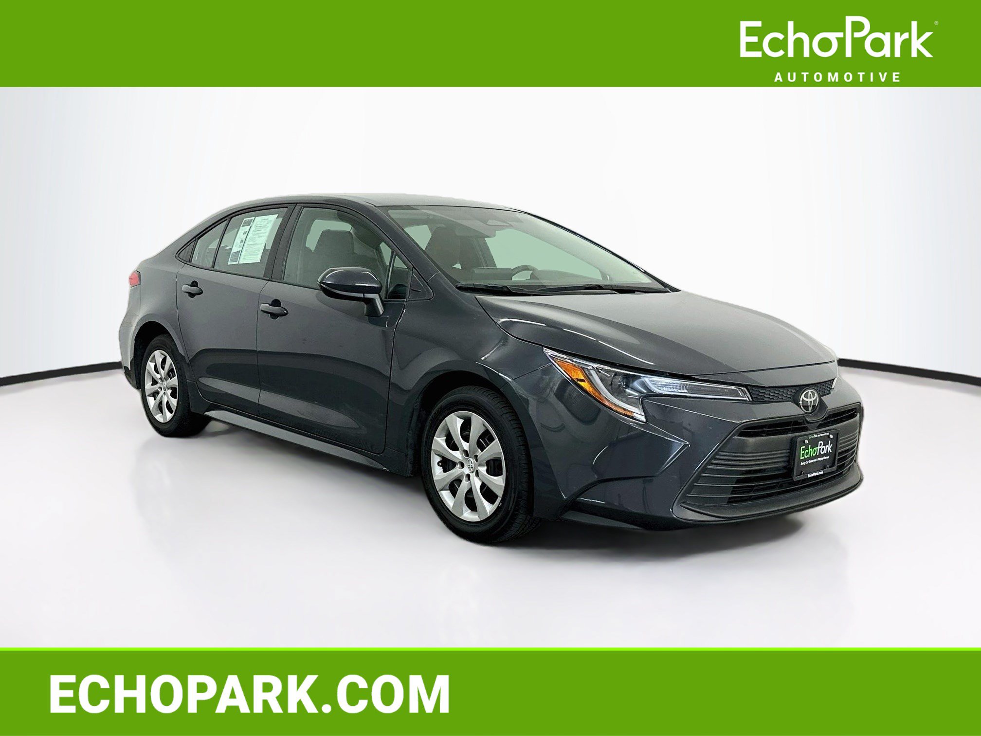 Used 2025 Toyota Corolla LE FWD image 1