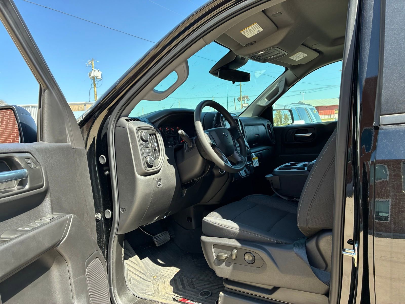 Used 2025 Chevrolet Silverado 1500 Custom Trail Boss image 3