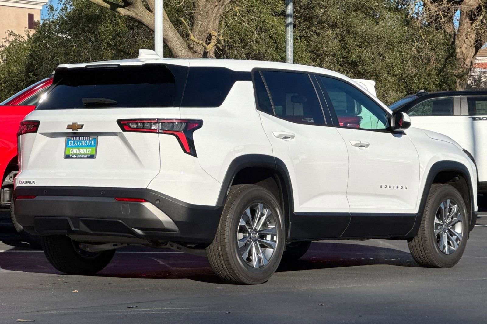 New 2026 Chevrolet Equinox LT image 3