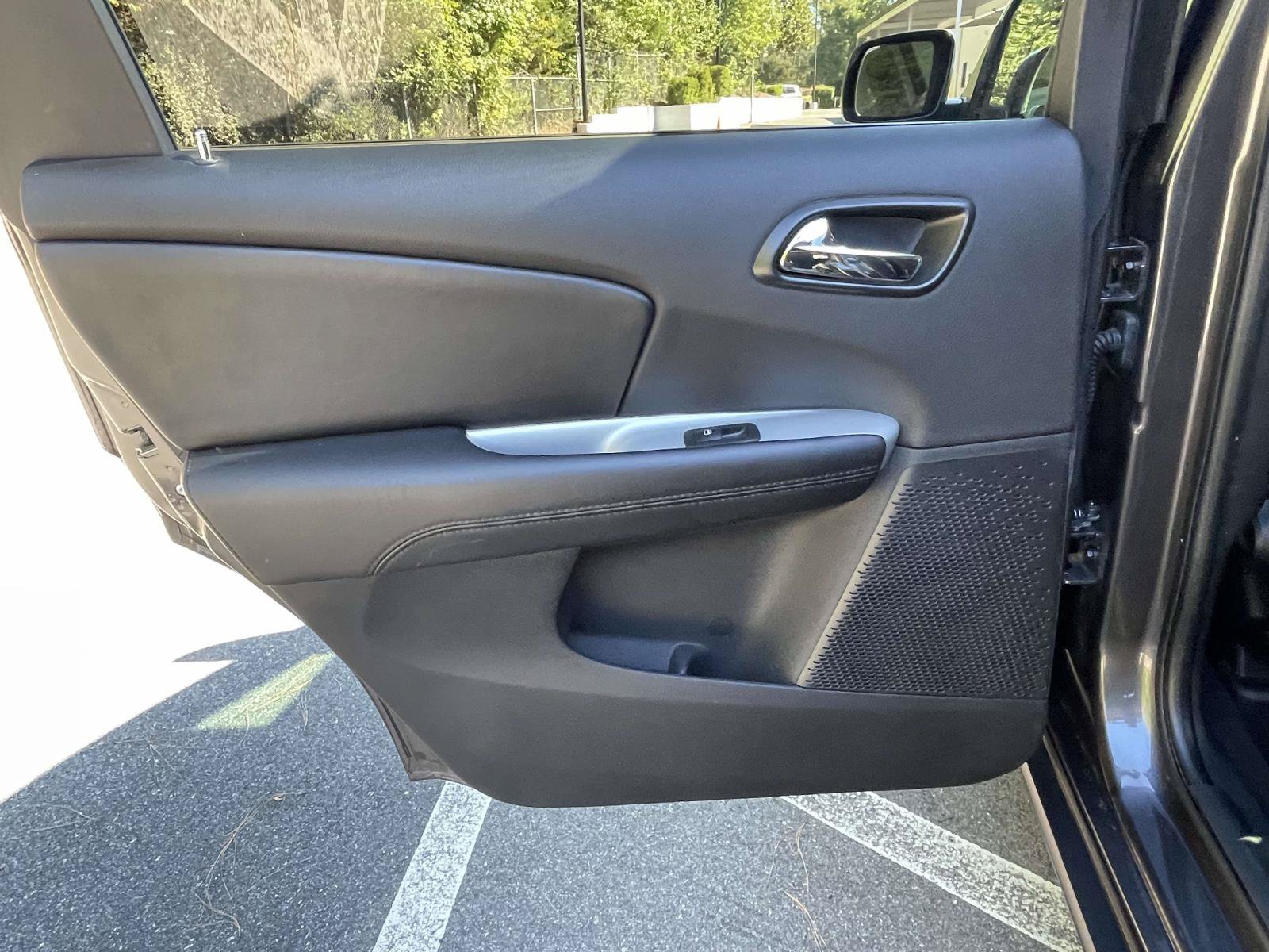 Used 2020 Dodge Journey SE w/ Blacktop Package FWD image 14