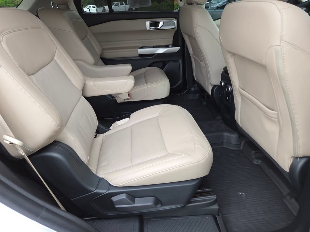 Used 2021 Ford Explorer Limited w/ Equipment Group 301A RWD image 18