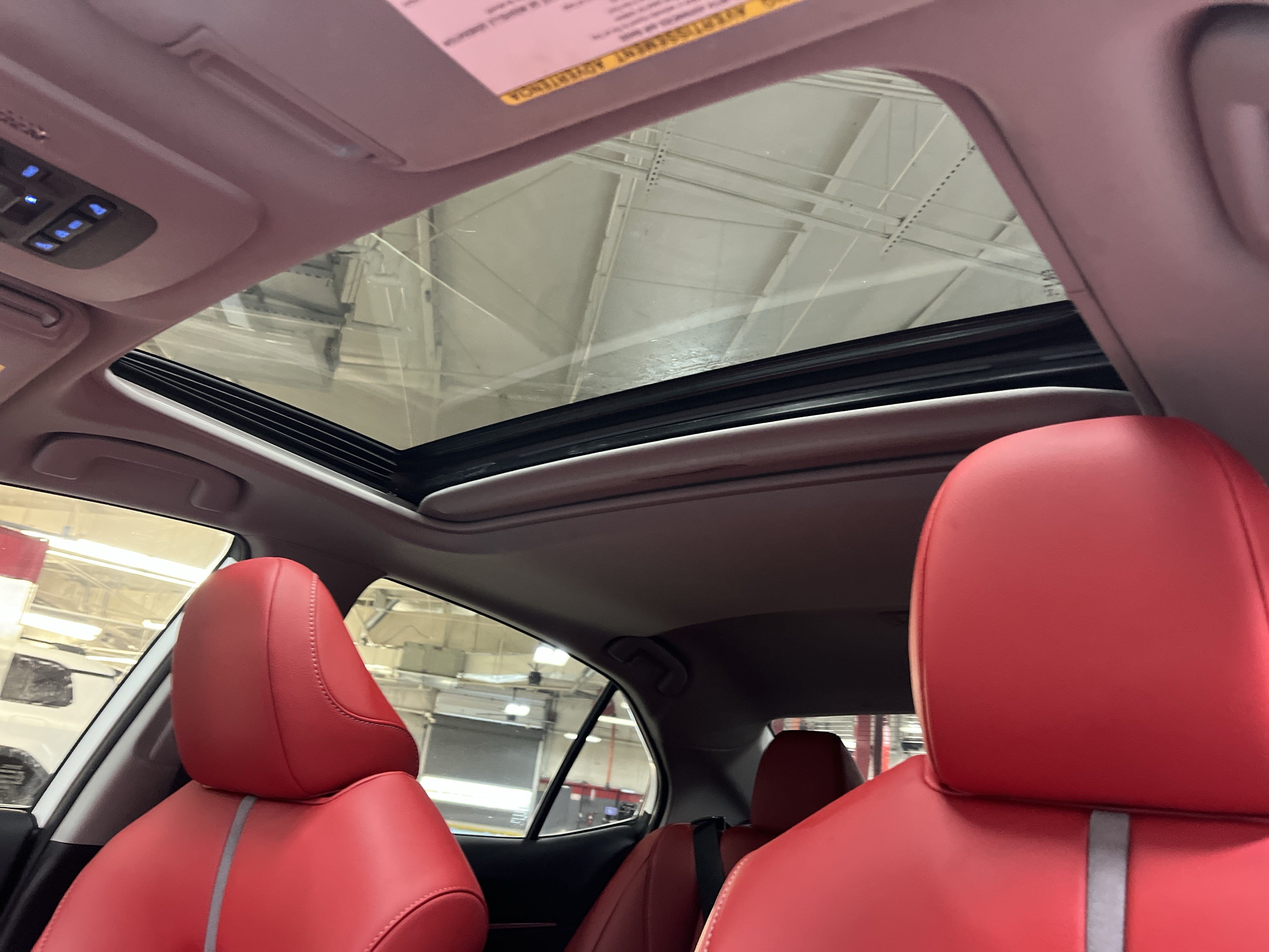 Used 2022 Toyota Camry XSE FWD image 27