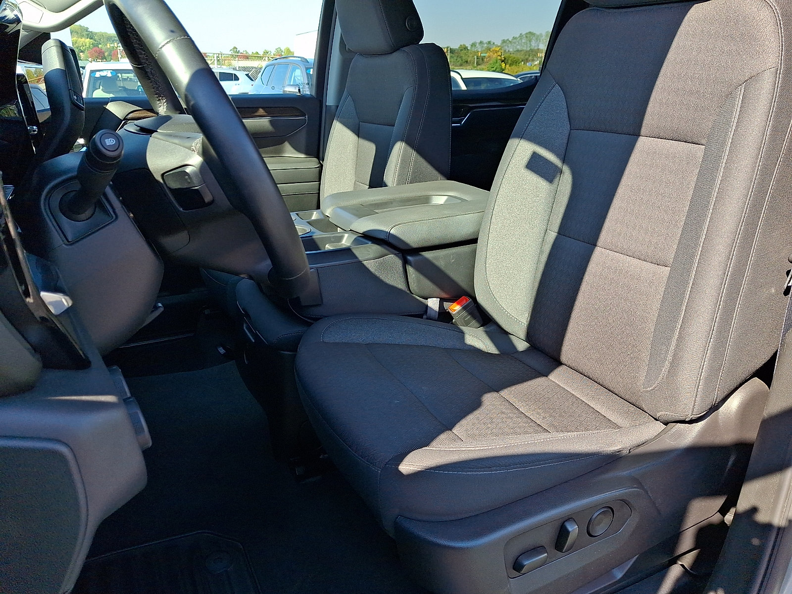 Certified 2025 Chevrolet Silverado 1500 LT AWD/4WD image 13