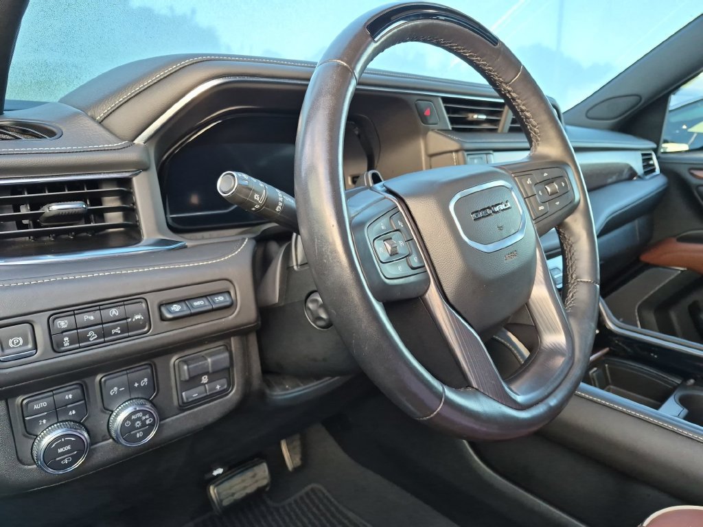 Used 2024 GMC Yukon XL Denali Ultimate AWD/4WD image 14