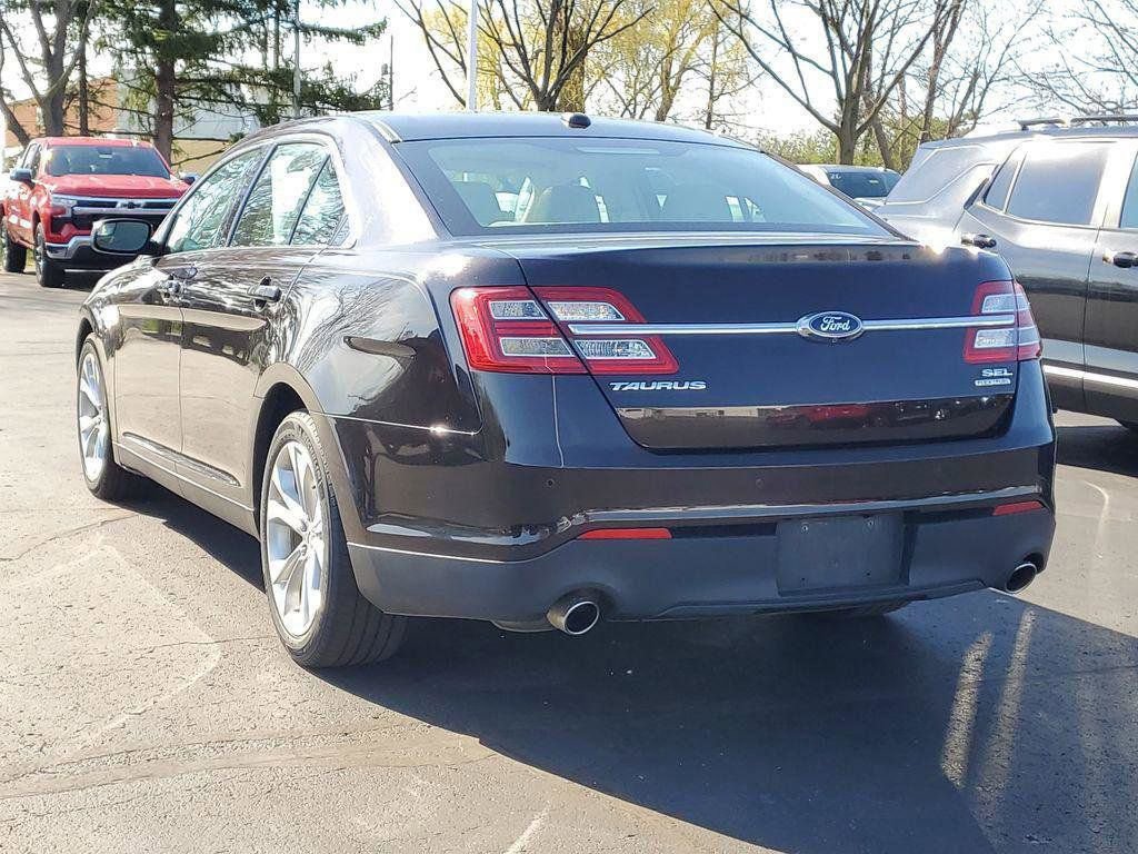 Used 2013 Ford Taurus SEL image 4