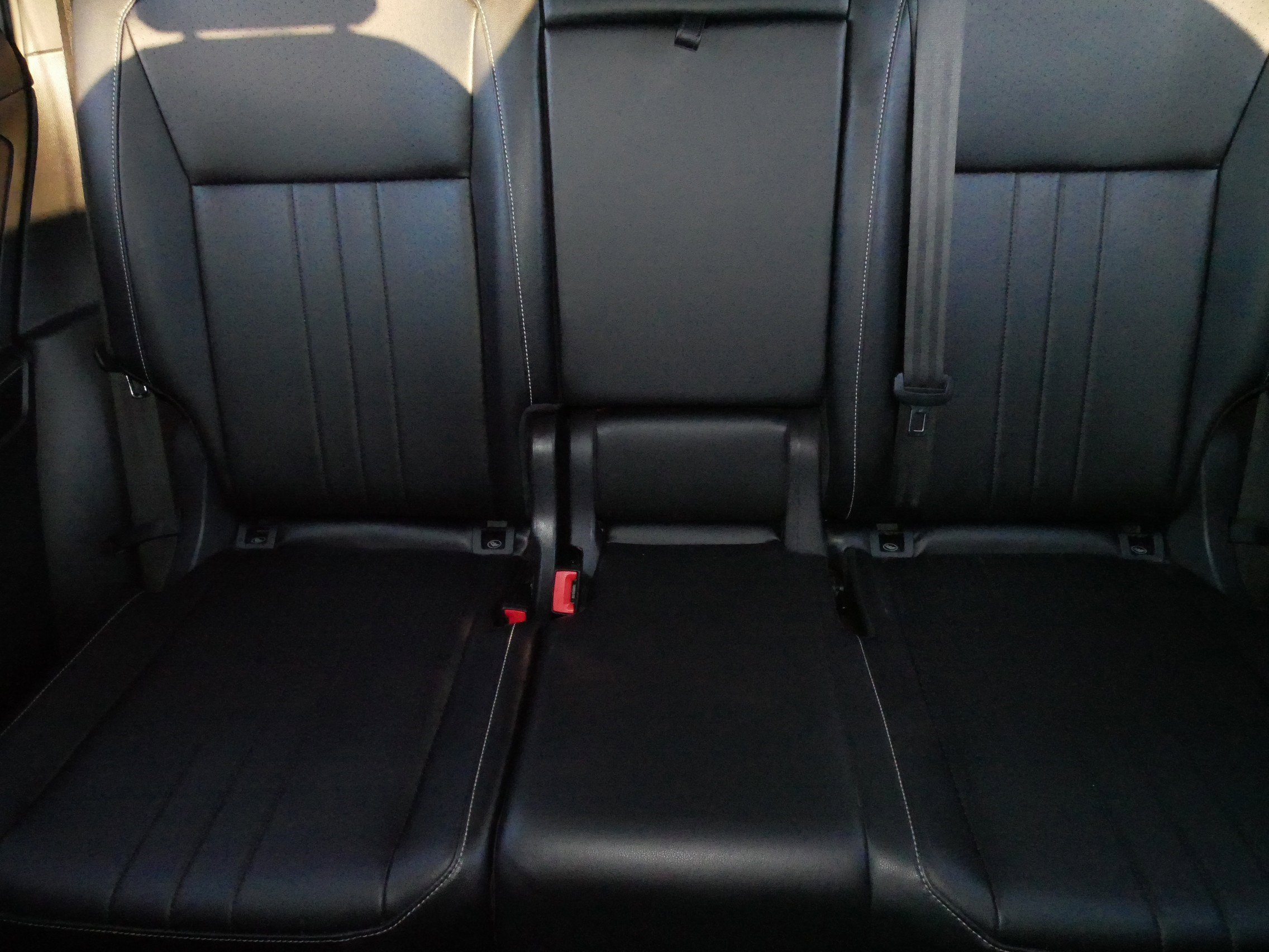 Certified 2022 Volkswagen Tiguan SE R-Line image 13