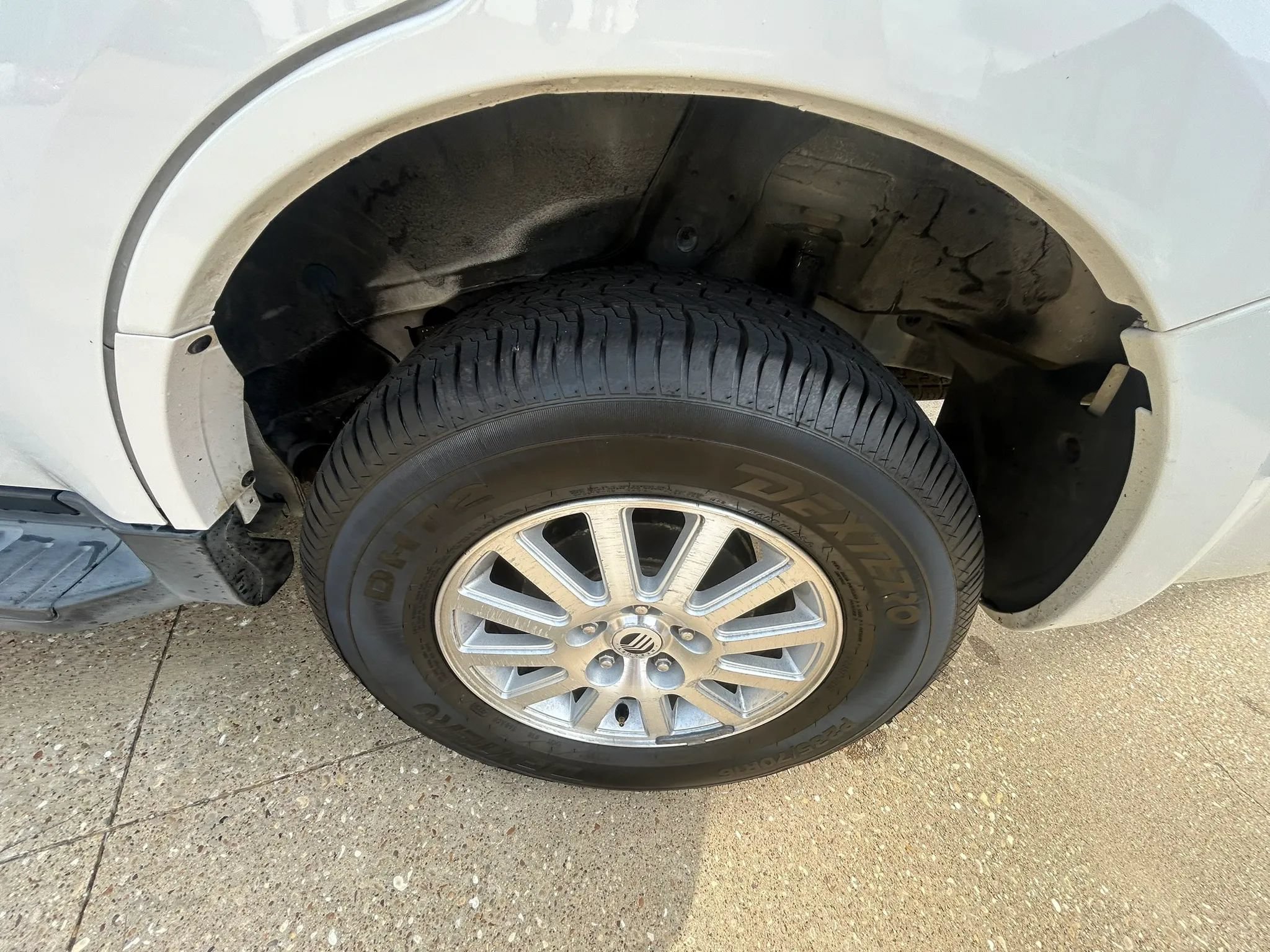 Used 2008 Mercury Mariner Premier FWD image 7