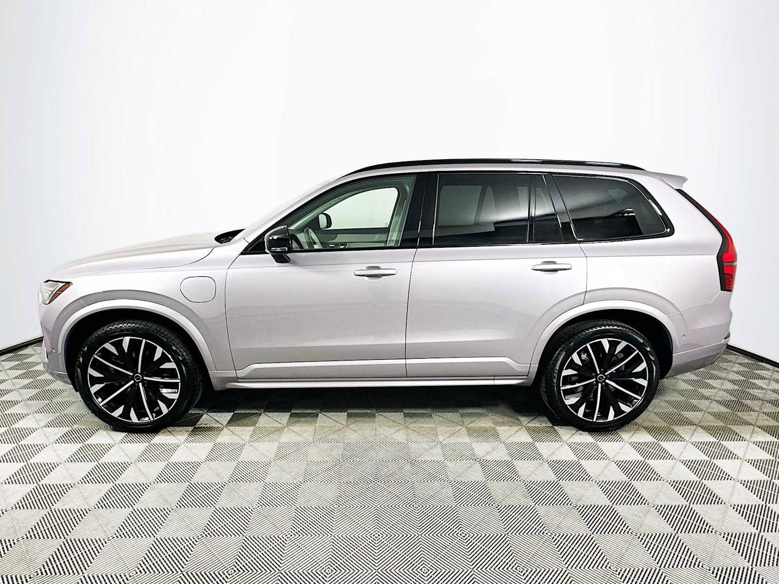 New 2026 Volvo XC90 T8 Ultra w/ Protection Package image 4