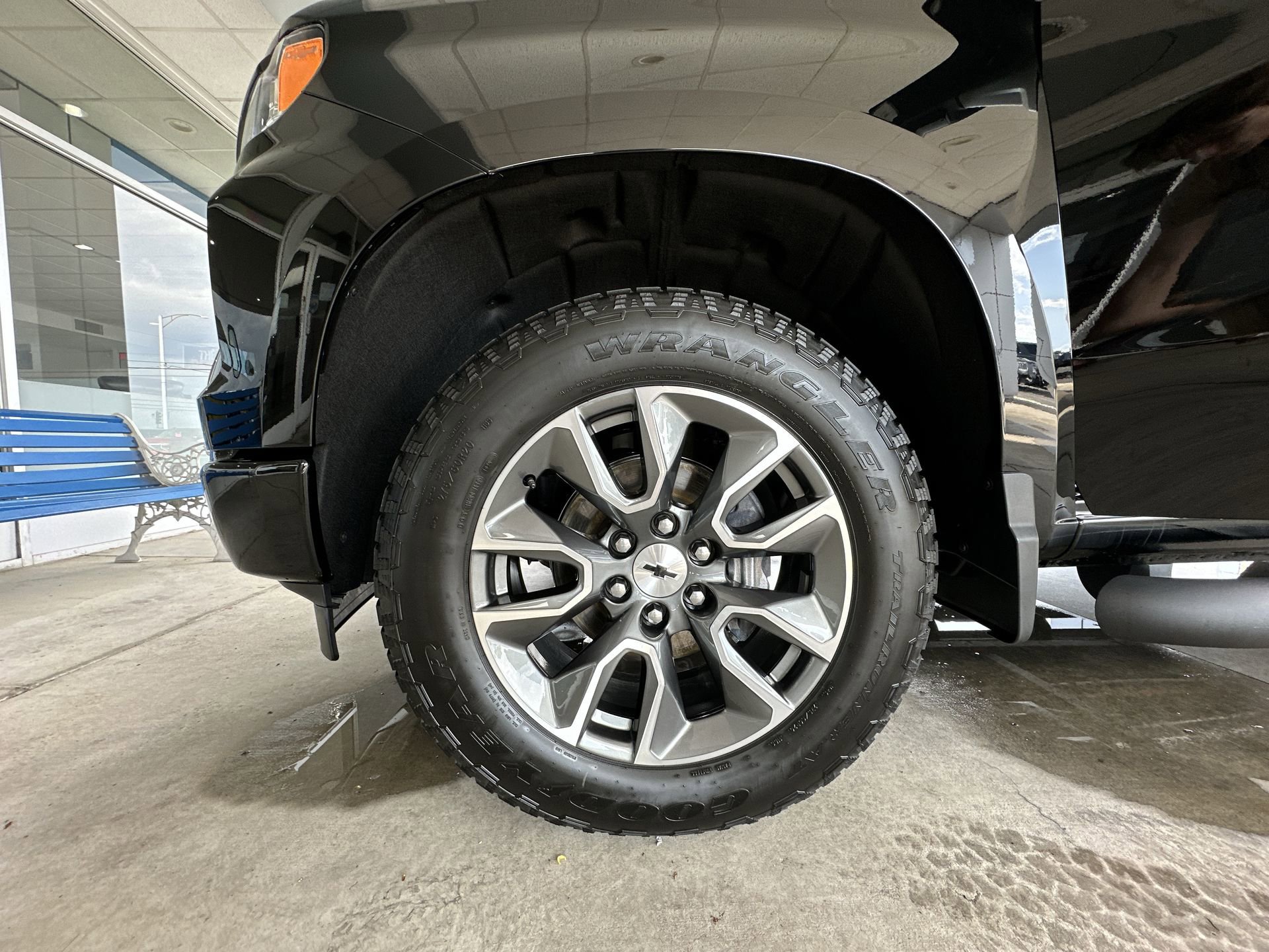 Used 2025 Chevrolet Silverado 1500 RST w/ Z71 Off-Road Package AWD/4WD image 30