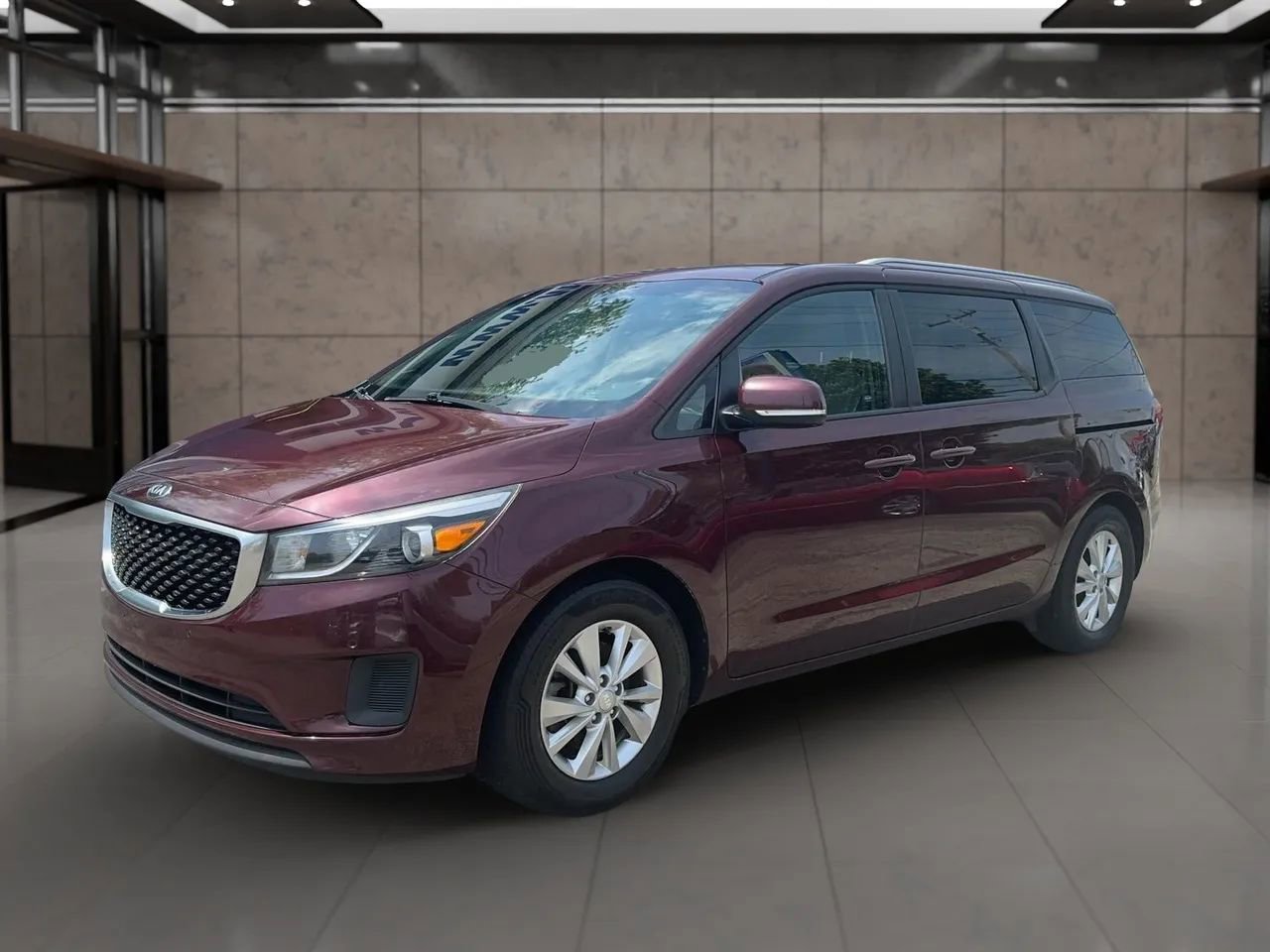 Used 2017 Kia Sedona LX w/ LX Essentials Premium Package FWD image 2