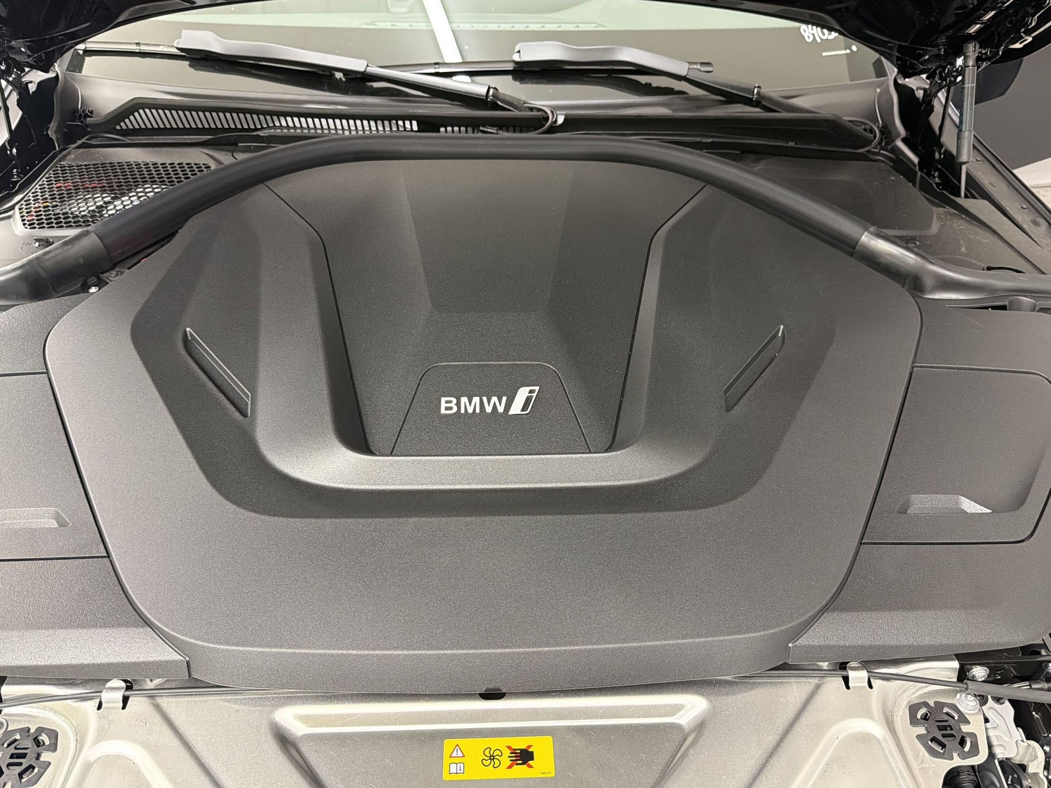 New 2026 BMW i4 eDrive40 w/ Parking Assistance Package RWD image 33