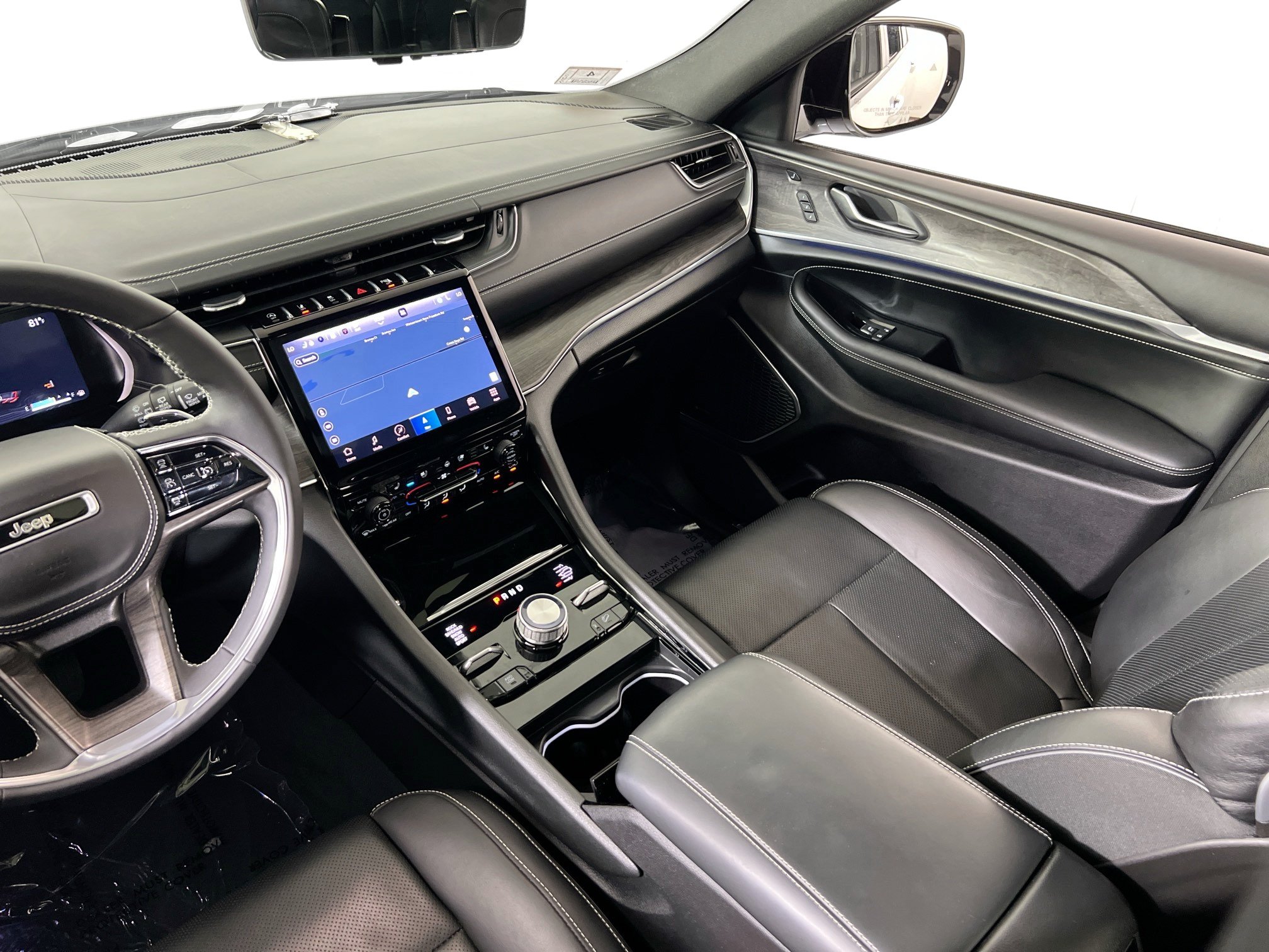 Used 2023 Jeep Grand Cherokee L Overland w/ Luxury Tech Group IV AWD/4WD image 24