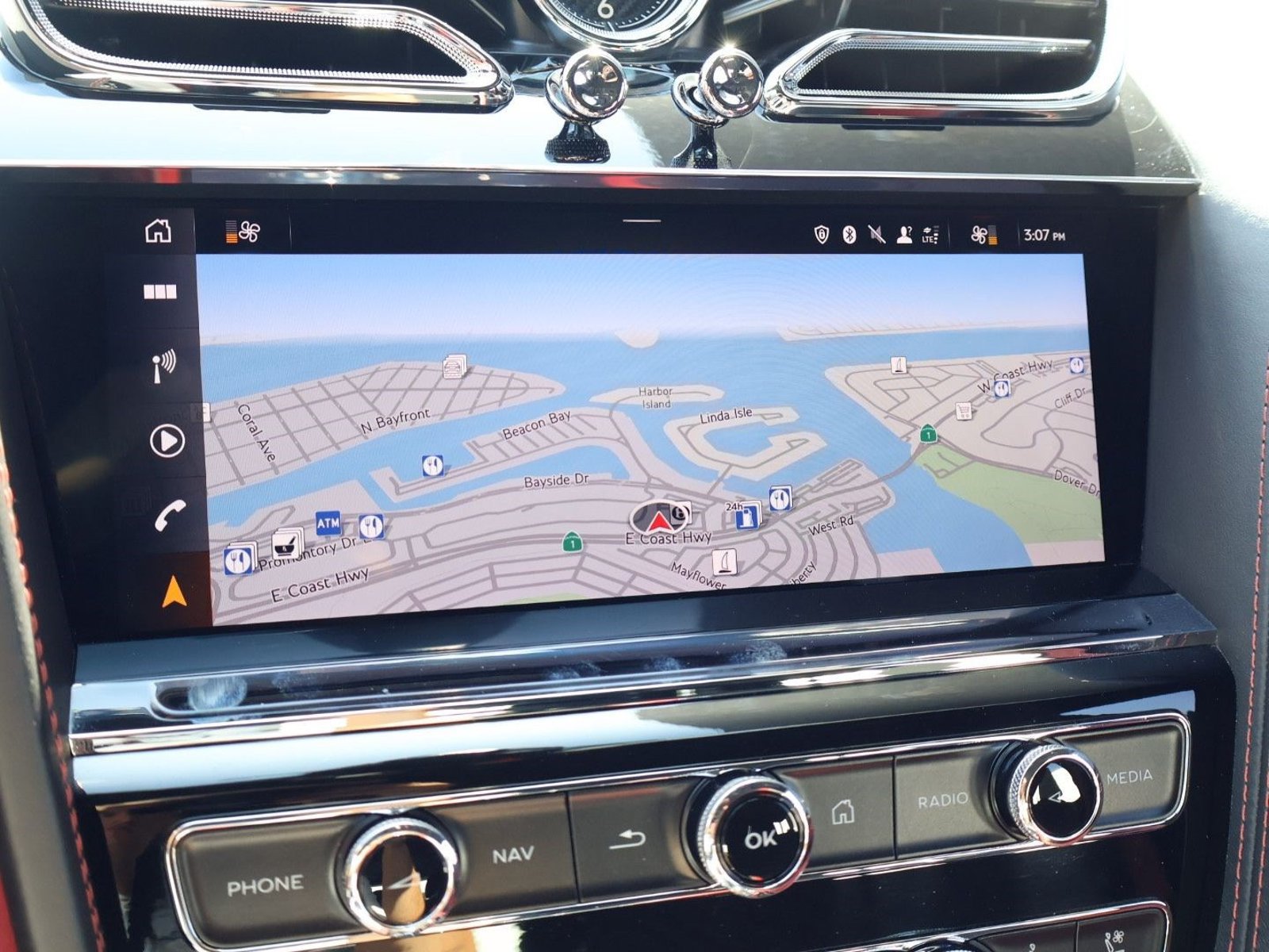 Certified 2022 Bentley Bentayga AWD/4WD image 19