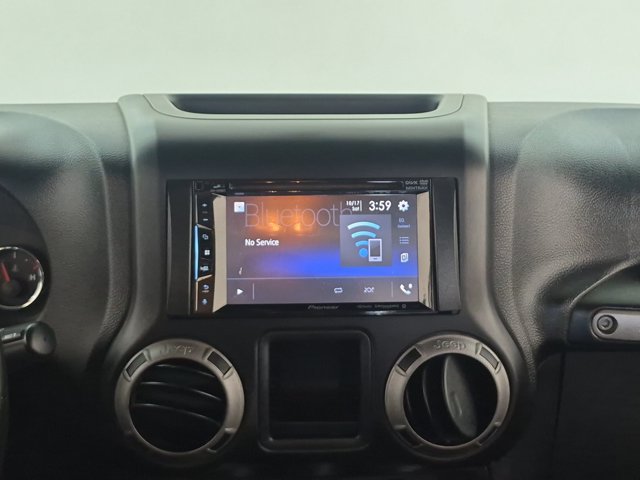 Used 2014 Jeep Wrangler Unlimited Sport w/ Connectivity Group AWD/4WD image 13