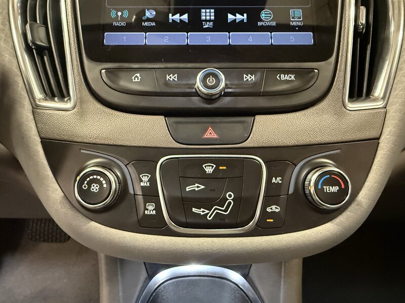 Used 2016 Chevrolet Malibu LT w/ Driver Confidence Package FWD image 25