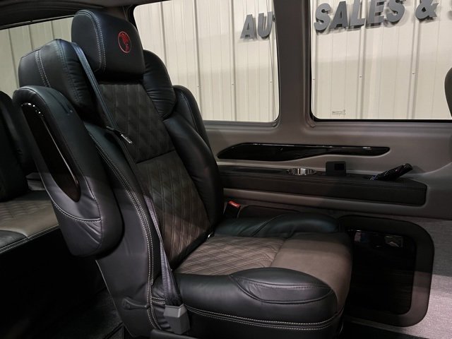 Used 2025 GMC Savana 2500 w/ Driver Convenience Package image 28